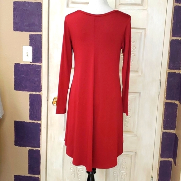 Simple soft long sleeve red dress - Picture 2 of 2